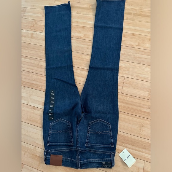 NWT Sweet Boot Lucky Brand Jeans SZ 25 - Picture 2 of 6